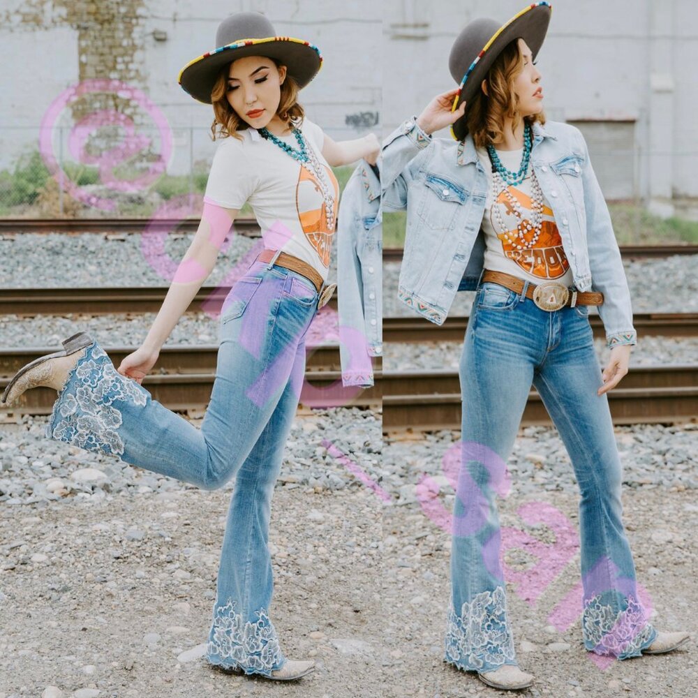NWT Rare Driftwood Farrah Embroidered Flare Jeans Sz 29 - Picture 3 of 14